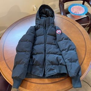 CANADA GOOSE BLACK PUFFER BOMBER WITH HOOD SIZE MEDIUM